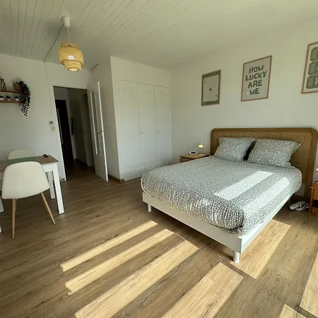 Lumineux De 23m Avec Balcon * Bagnoles de l'Orne Normandie