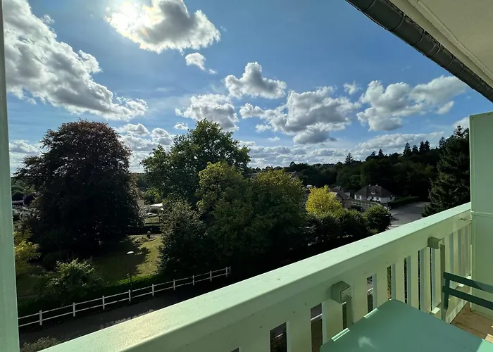 Lumineux De 23m Avec Balcon * Bagnoles de l'Orne Normandie
